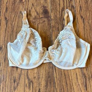 Wacoal Cream Embroidered Bra lace floral size 38DD sexy coverage underwire 85579
